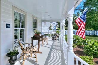 28 Clinton Ave in Westport, CT - Building Photo - Building Photo