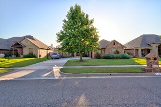 812 Ryan Rd in Moore, OK - Building Photo - Building Photo