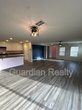 1102 E Dorrell Ln in North Las Vegas, NV - Building Photo - Building Photo