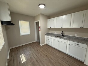 This beautifully updated 3-bedroom, 1-bath in Detroit, MI - Building Photo - Building Photo