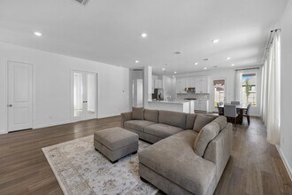 2323 Hazel Berry St in Manvel, TX - Foto de edificio - Building Photo