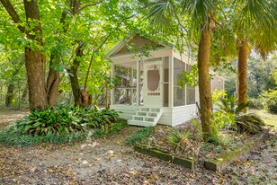 1721 County Hwy 83A W in Freeport, FL - Building Photo
