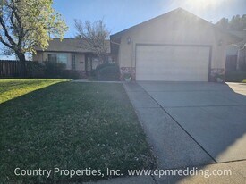 4982 Tralee Ln in Redding, CA - Building Photo