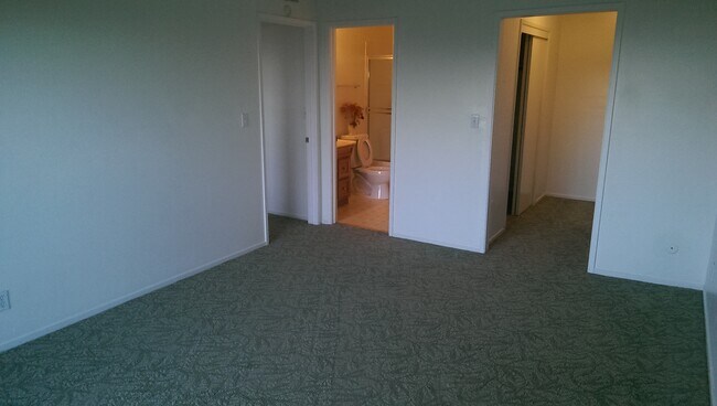1689 Sunnyslope Ave in Belmont, CA - Building Photo - Building Photo