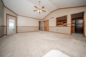 205 Commanche Ct in Junction City, KS - Building Photo - Building Photo
