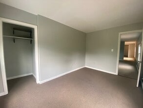 16 Prospect St, Unit 2W in Athol, MA - Foto de edificio - Building Photo