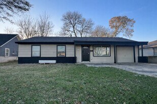 2310 Merle St in Pasadena, TX - Building Photo