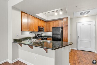 4060 Glencoe Ave in Marina Del Rey, CA - Building Photo - Building Photo