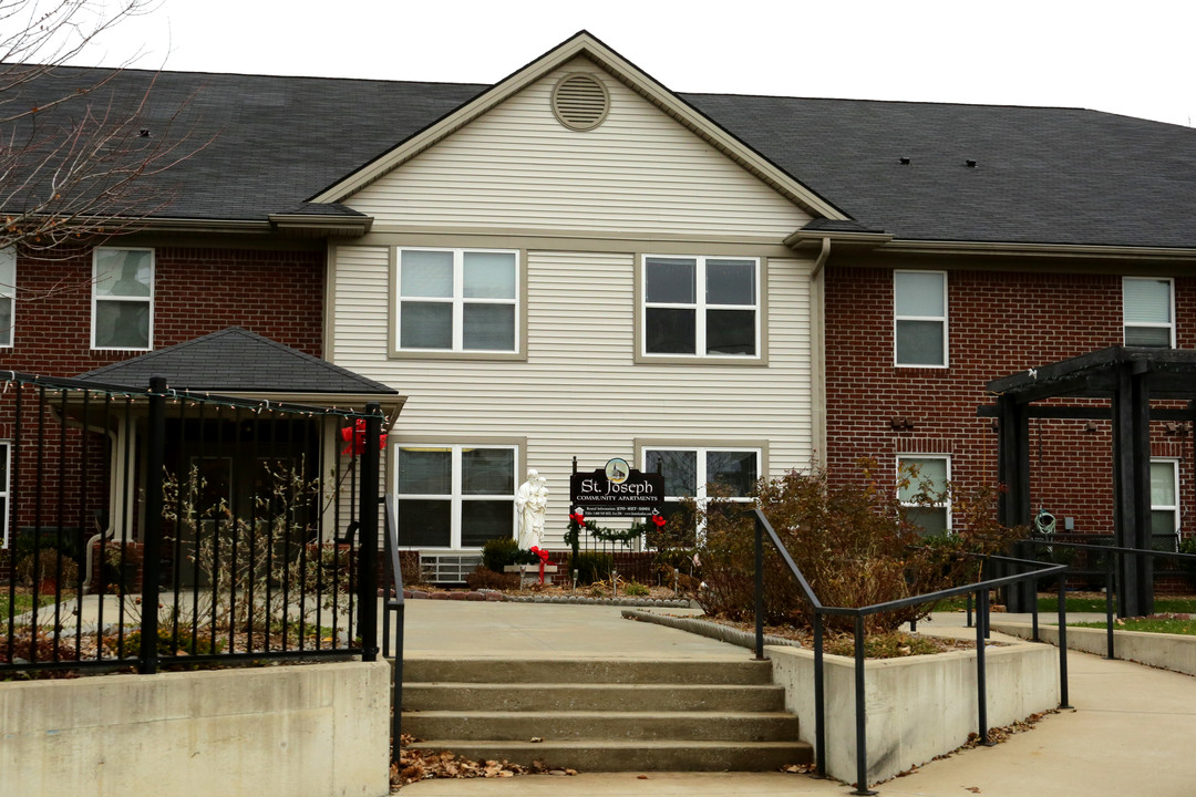 St. Joseph Community Apartments in Henderson, KY - Foto de edificio