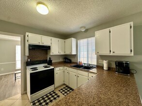 9501 Pondside Ln in Charlotte, NC - Building Photo - Building Photo