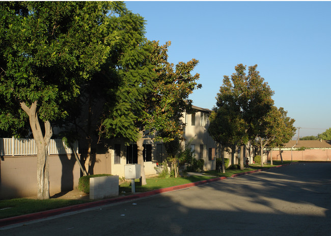 209 N Buena Vista Ave in Corona, CA - Building Photo - Building Photo