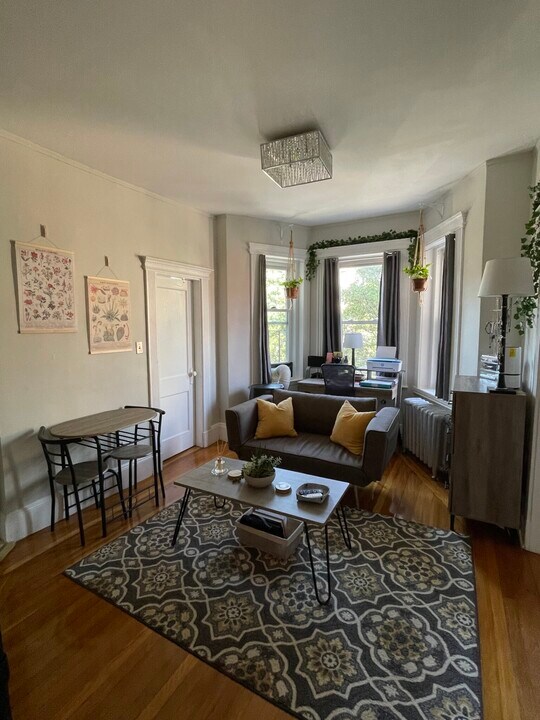 49 Hemenway St, Unit 21 in Boston, MA - Foto de edificio