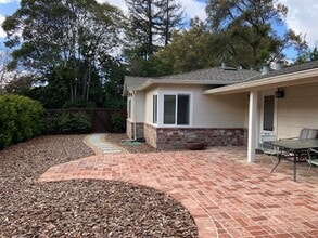 71 Meadow View Rd in Orinda, CA - Building Photo - Building Photo