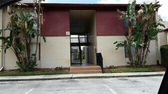 3832 N Lake Dr in Tampa, FL - Building Photo