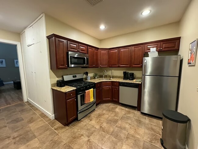 75 Main St, Unit Apt 1 in Wellsboro, PA - Building Photo - Building Photo