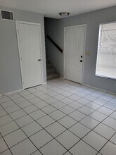 14021 Village Terrace Dr in Tampa, FL - Building Photo - Building Photo