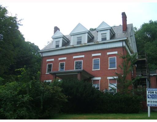 901 Charles St in Carnegie, PA - Foto de edificio