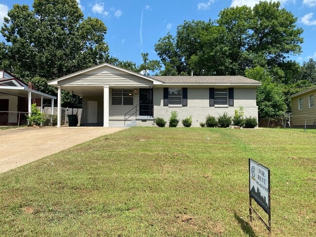 property at 3968 Hammett Dr
