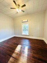 513 E Barger St, Unit Side A of Duplex in Tyler, TX - Foto de edificio - Building Photo