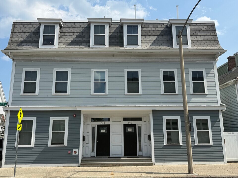 342 Dorchester St, Unit 3 in Boston, MA - Building Photo