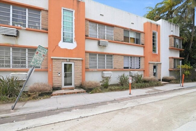 736 12th St in Miami Beach, FL - Building Photo - Building Photo