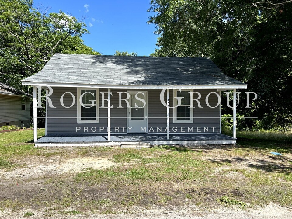 724 Roberson St in Henderson, NC - Building Photo