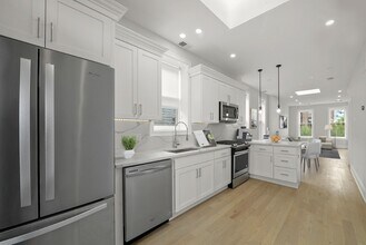 1241 N Bosworth Ave in Chicago, IL - Building Photo - Building Photo