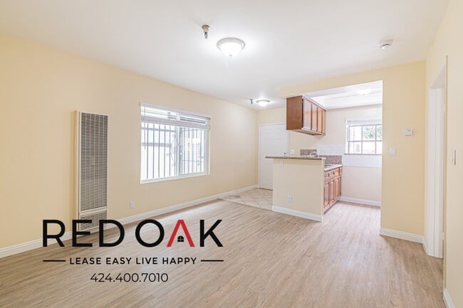 property at 12903 Roselle Ave