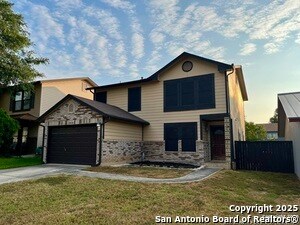 15418 Walnut Creek Dr in San Antonio, TX - Foto de edificio