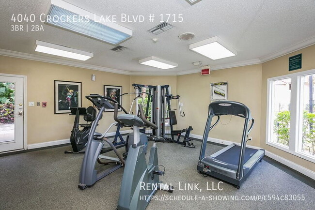 4040 Crockers Lake Blvd in Sarasota, FL - Building Photo - Building Photo
