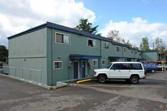 Reed College Apartments in Portland, OR - Building Photo - Building Photo