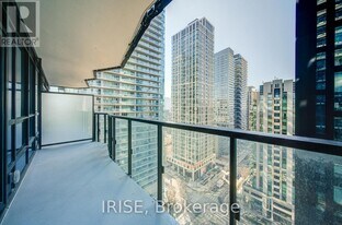 110 Broadway Ave in Toronto, ON - Building Photo