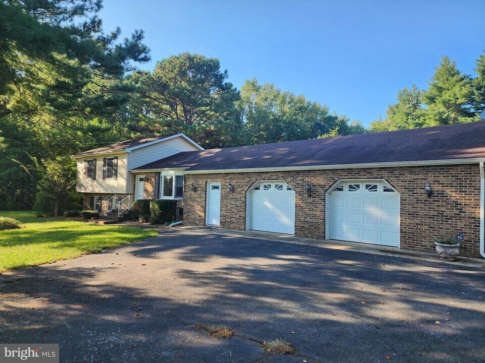 3689 Midstate Rd in Felton, DE - Building Photo