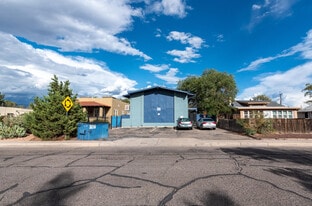 206 Princeton Dr SE in Albuquerque, NM - Building Photo