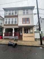 208 W Patterson St in Lansford, PA - Building Photo