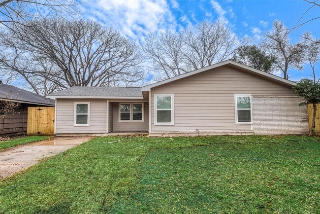 5755 Heron Dr in Houston, TX - Building Photo - Building Photo