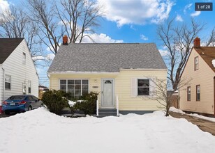 18815 Fairway Ave in Maple Heights, OH - Building Photo - Building Photo