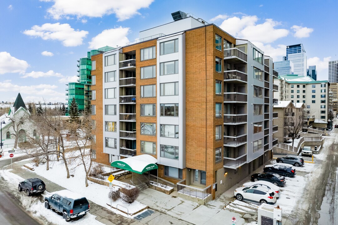 310 8th St SW in Calgary, AB - Building Photo