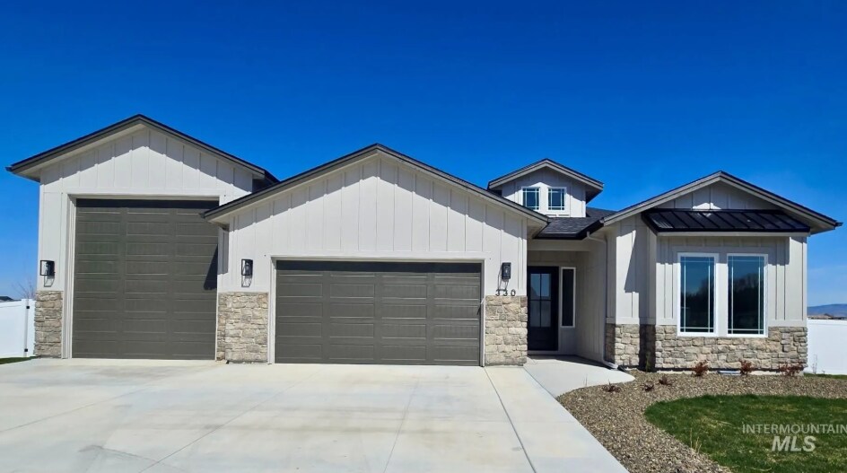 330 E Jarvis St in Meridian, ID - Building Photo