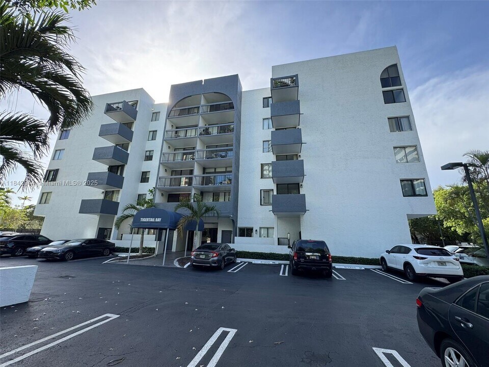 2715 Tigertail Ave in Miami, FL - Building Photo
