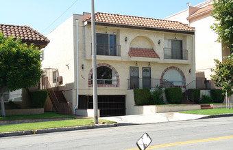 459 E Orange Grove Ave in Burbank, CA - Building Photo - Building Photo