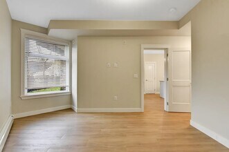 11077 Ravine Rd in Surrey, BC - Building Photo - Building Photo