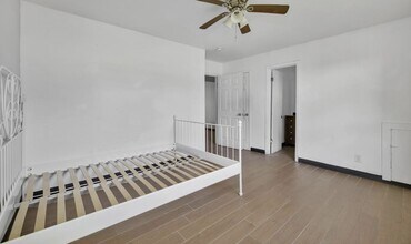 26 Farrell St in Houston, TX - Building Photo - Building Photo
