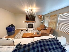 5828 Sagebrook Dr in Park City, UT - Building Photo - Building Photo