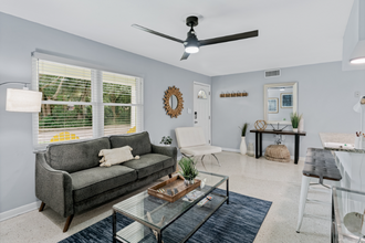 85 7th St N in Safety Harbor, FL - Foto de edificio - Building Photo