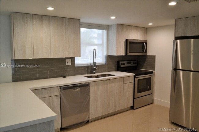 9375 Fontainebleau Blvd