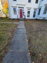 32 Channing St in New London, CT - Building Photo