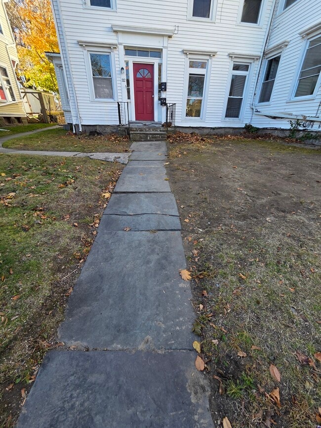 32 Channing St in New London, CT - Building Photo - Building Photo