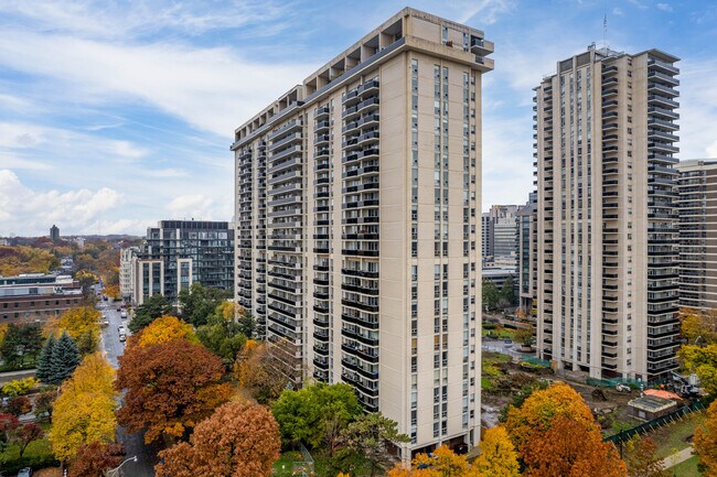 Bretton Place in Toronto, ON - Building Photo - Building Photo