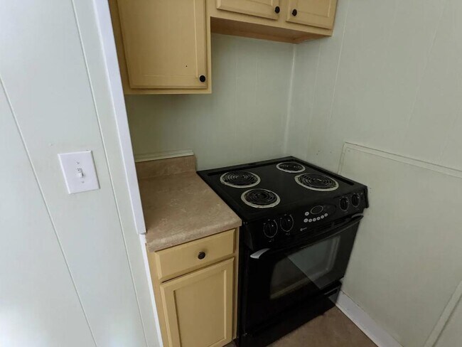 71 Franklin St in Ansonia, CT - Building Photo - Building Photo